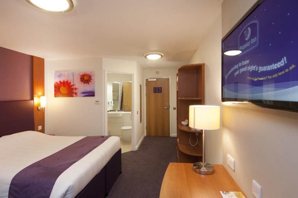 Premier Inn Glenrothes Esterno foto