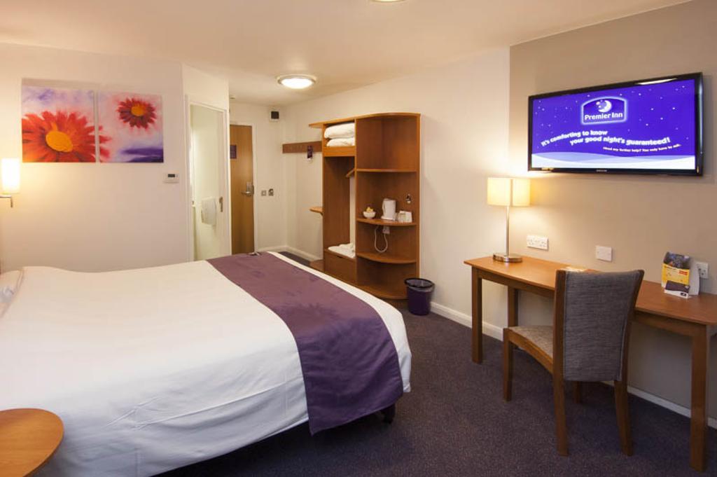 Premier Inn Glenrothes Esterno foto